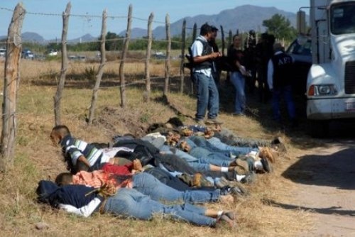 estha: 13 cadáveres de México01