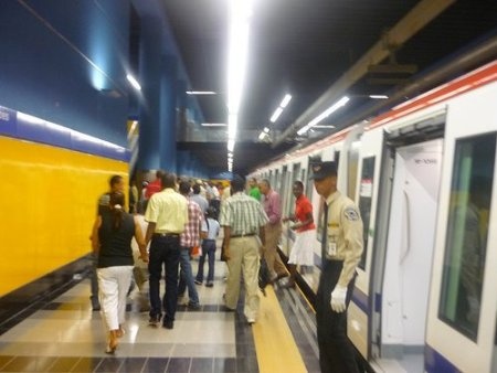 estha: metro en Santo Domingo06