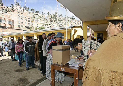 estha: Referendo constitucional en Bolivia01