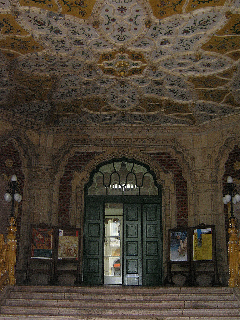 Iparművészeti Múzeum bejárata
