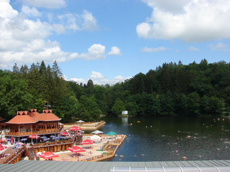 Szováta, Medve-tó strandja.