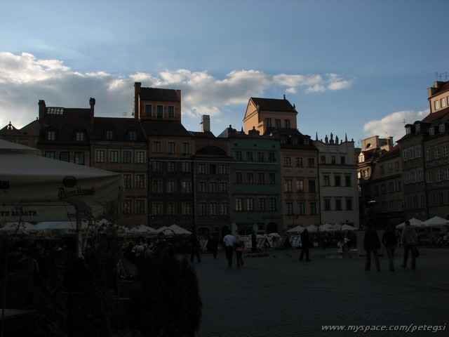 Főtér 2 (Varsó)