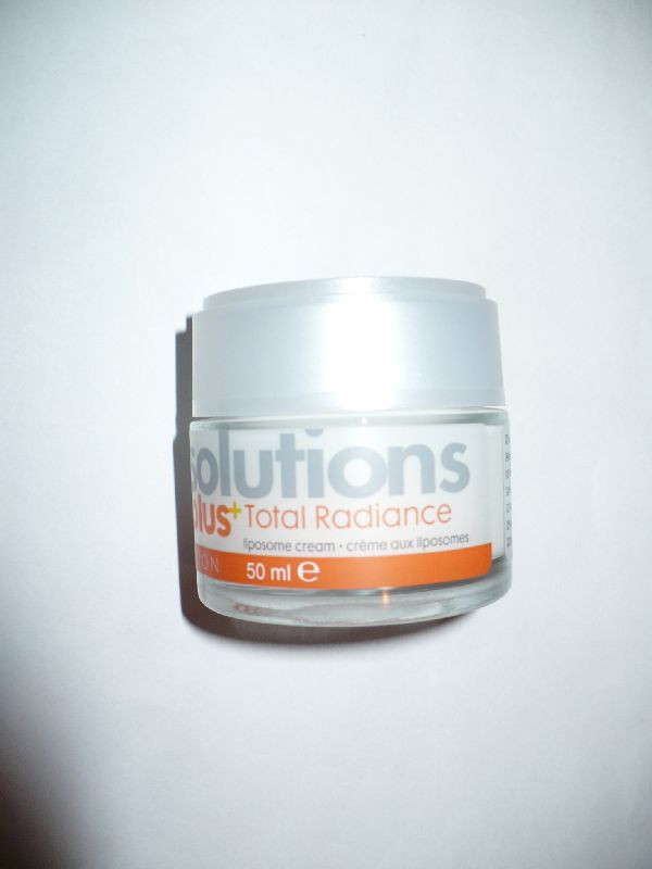 Arckrém Avon Solutions S total radiance P1050612