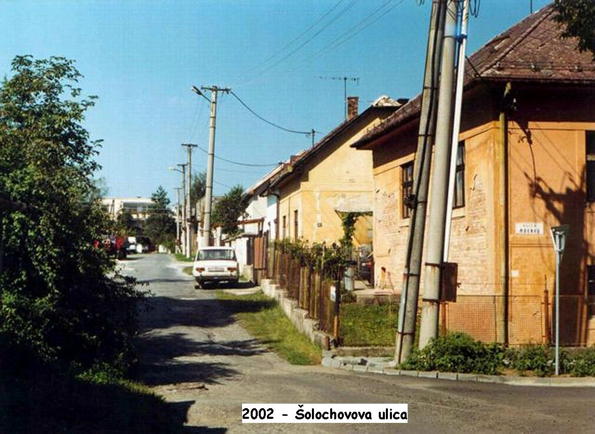 20020 - pohľad od malej studničky do Šolochovovej ulice