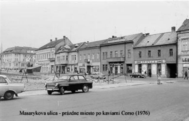 Masarykova ulica - prázdne miesto po kaviarni Corso 1976