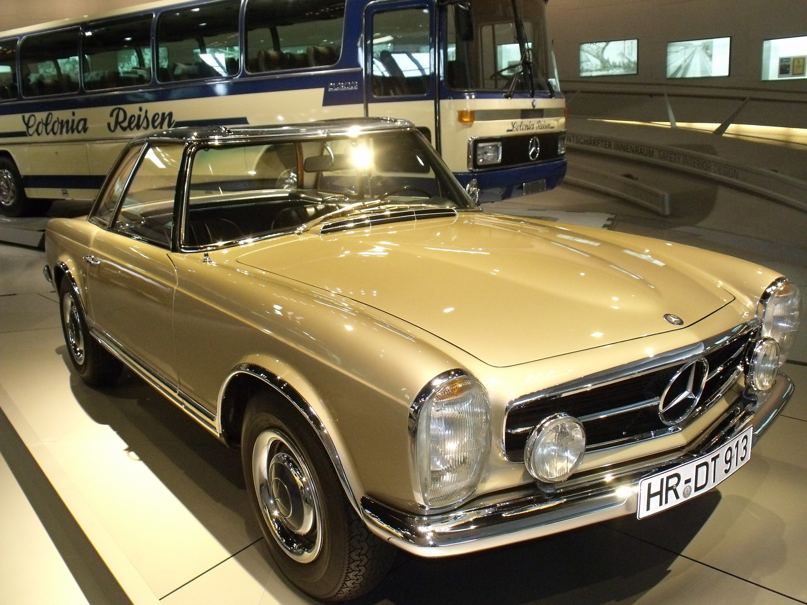 Mercedes múzeum Stuttgart 336