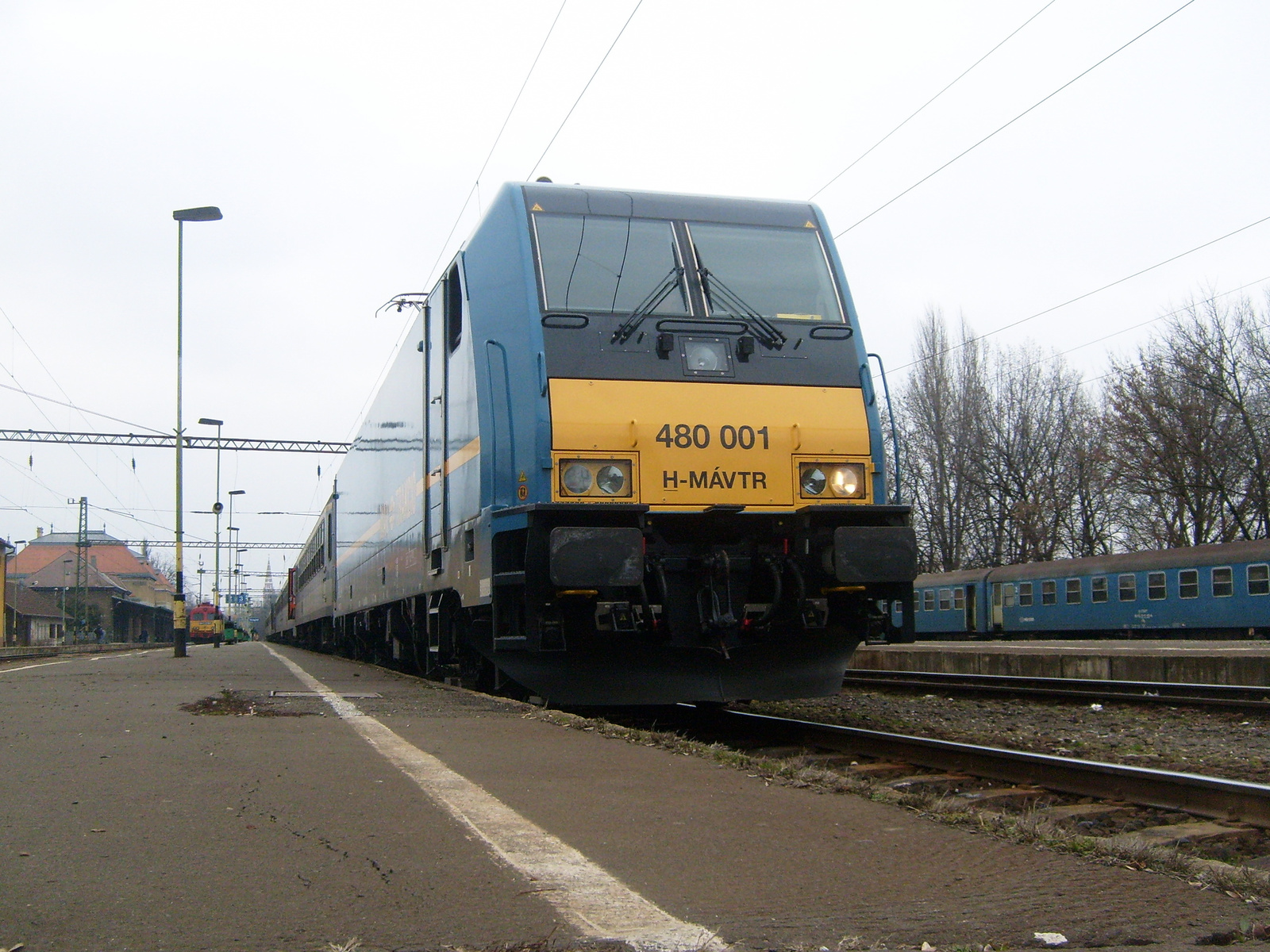 480 001 (8)