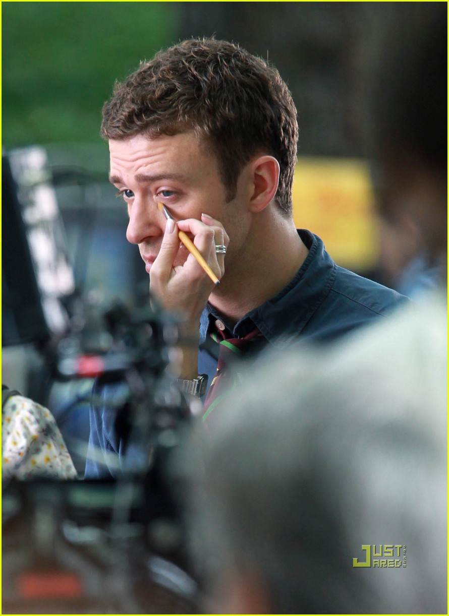 justin-timberlake-mila-kunis-filming-benefits-12