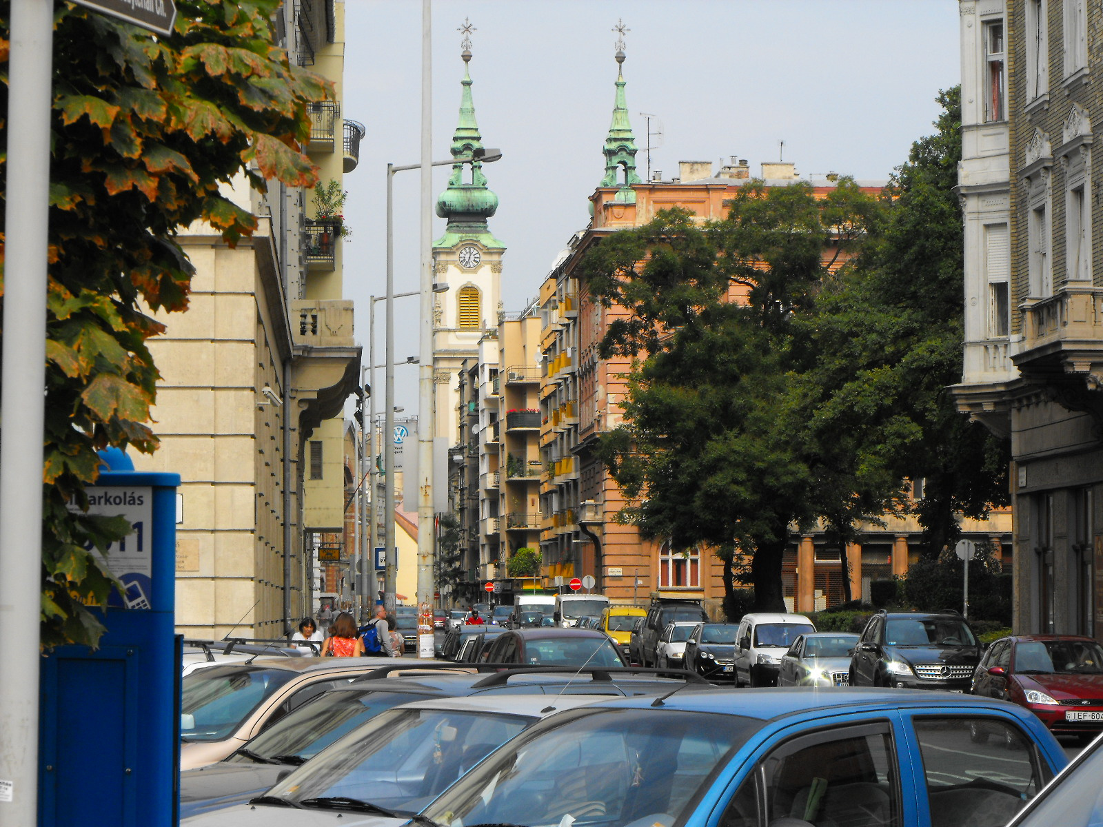 Fő utca a tér felől