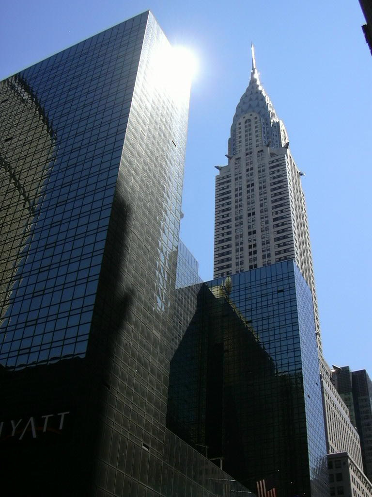 284 Chrysler Bldg. az E 42nd St. felől