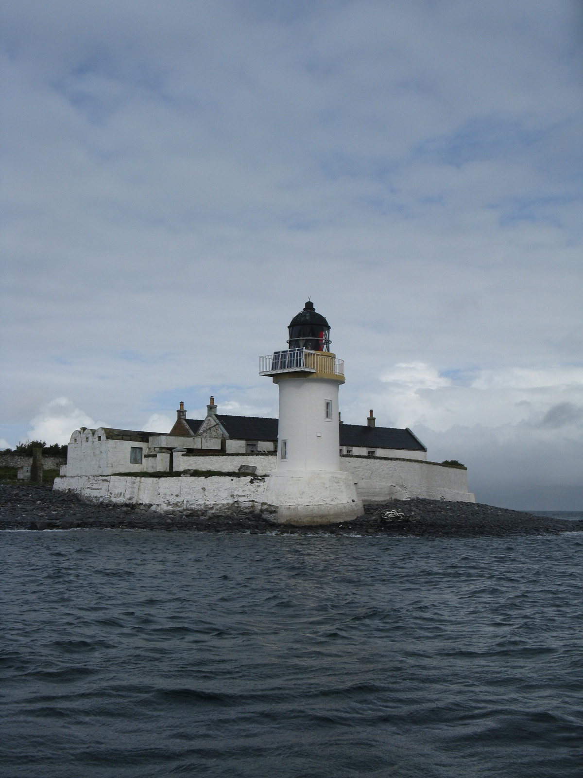 Lighthouse renewed by Mexicans, Hola!