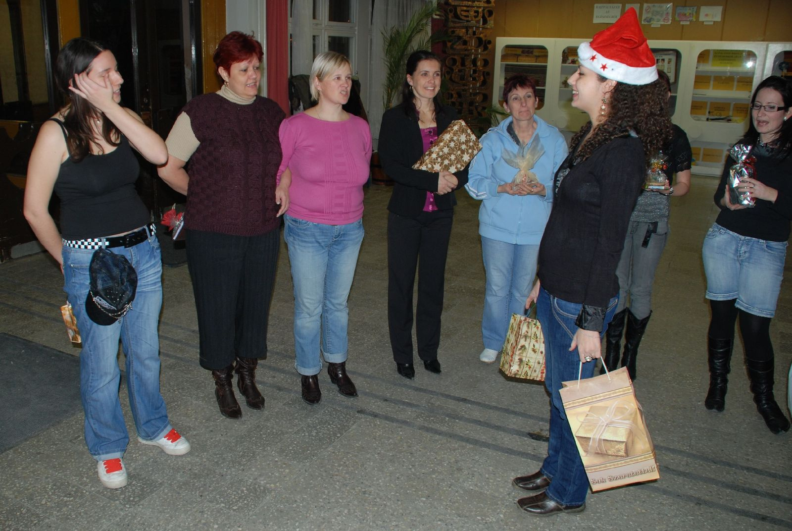 RL 2010.12.16. Szeged, Klubnap, Ajándékozás 030