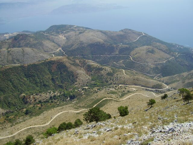 kilátás a Pantokrator hegyről  (917 m)