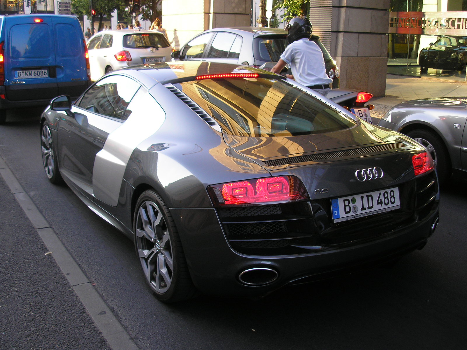 Audi R8 V10