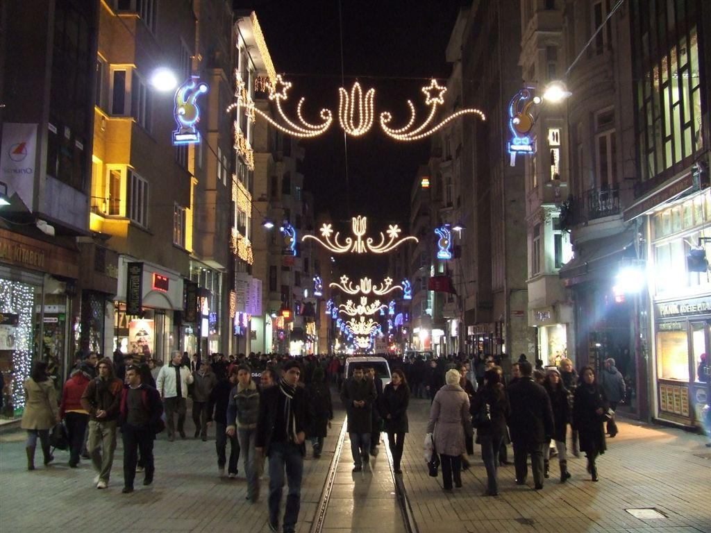 016 Istiklal út