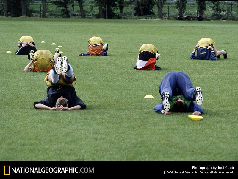 soccer-players-659189-sw (Medium)