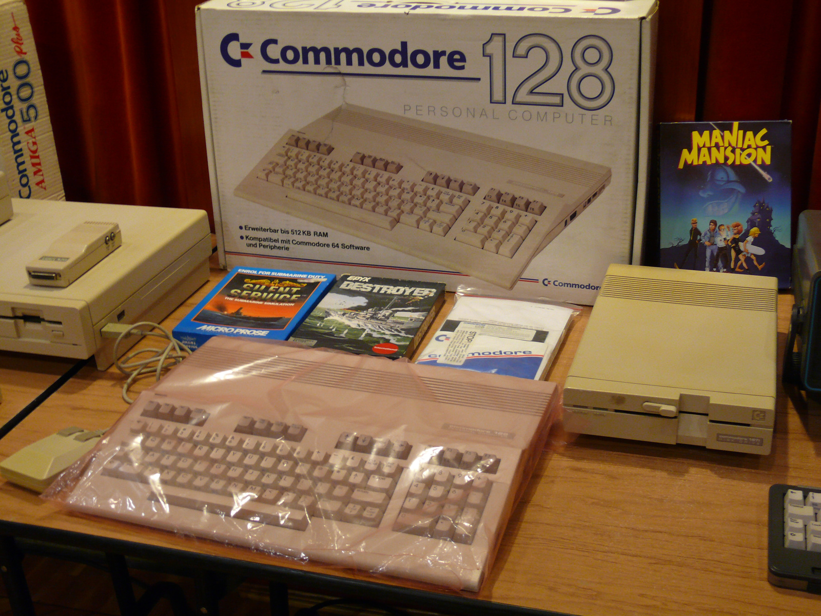 Bontatlan Commodore C128 és C1571-es drive!