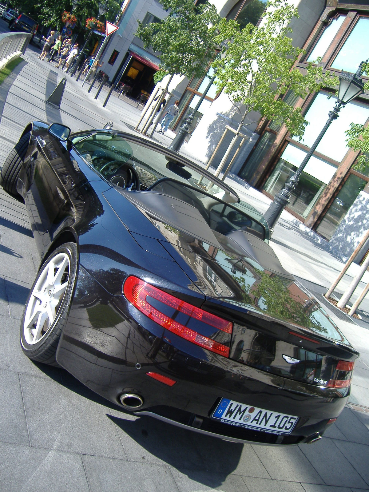 Aston Martin Vantage Roadster