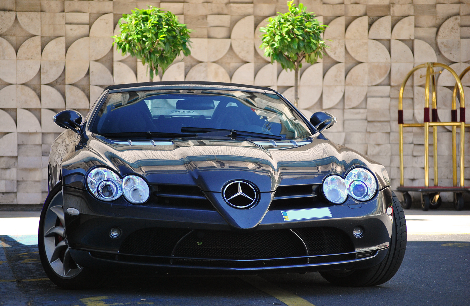 Mercedes McLaren SLR Roadster