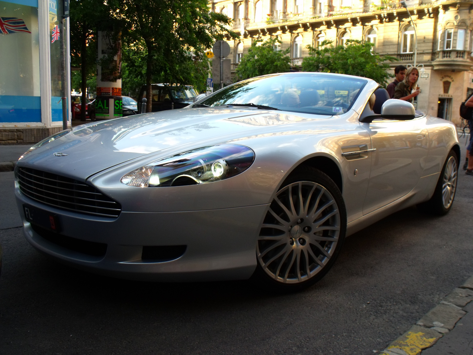 Aston Martin DB9 Volante