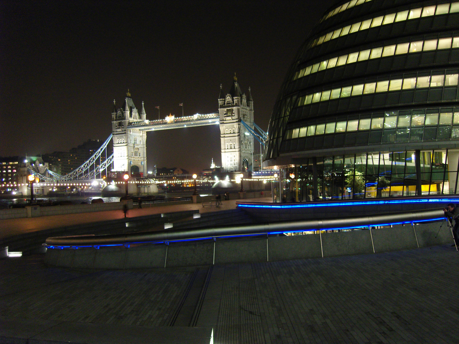 Belváros, London, Tower Bridge-nél