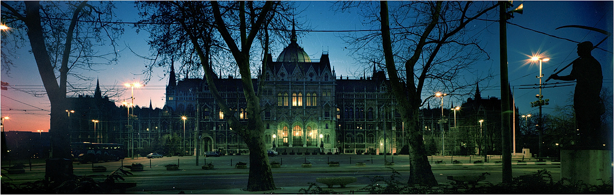 Hungary,Budapest, Parlament, Kossuth tér, este,01238