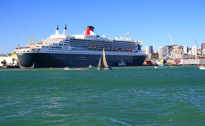 queen mary 2 docked in Auckland