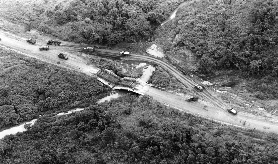 mindketten elpusztította a Viet Cong. AP Photo Eddie Adams