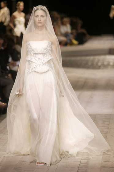 givenchy aw0910 02
