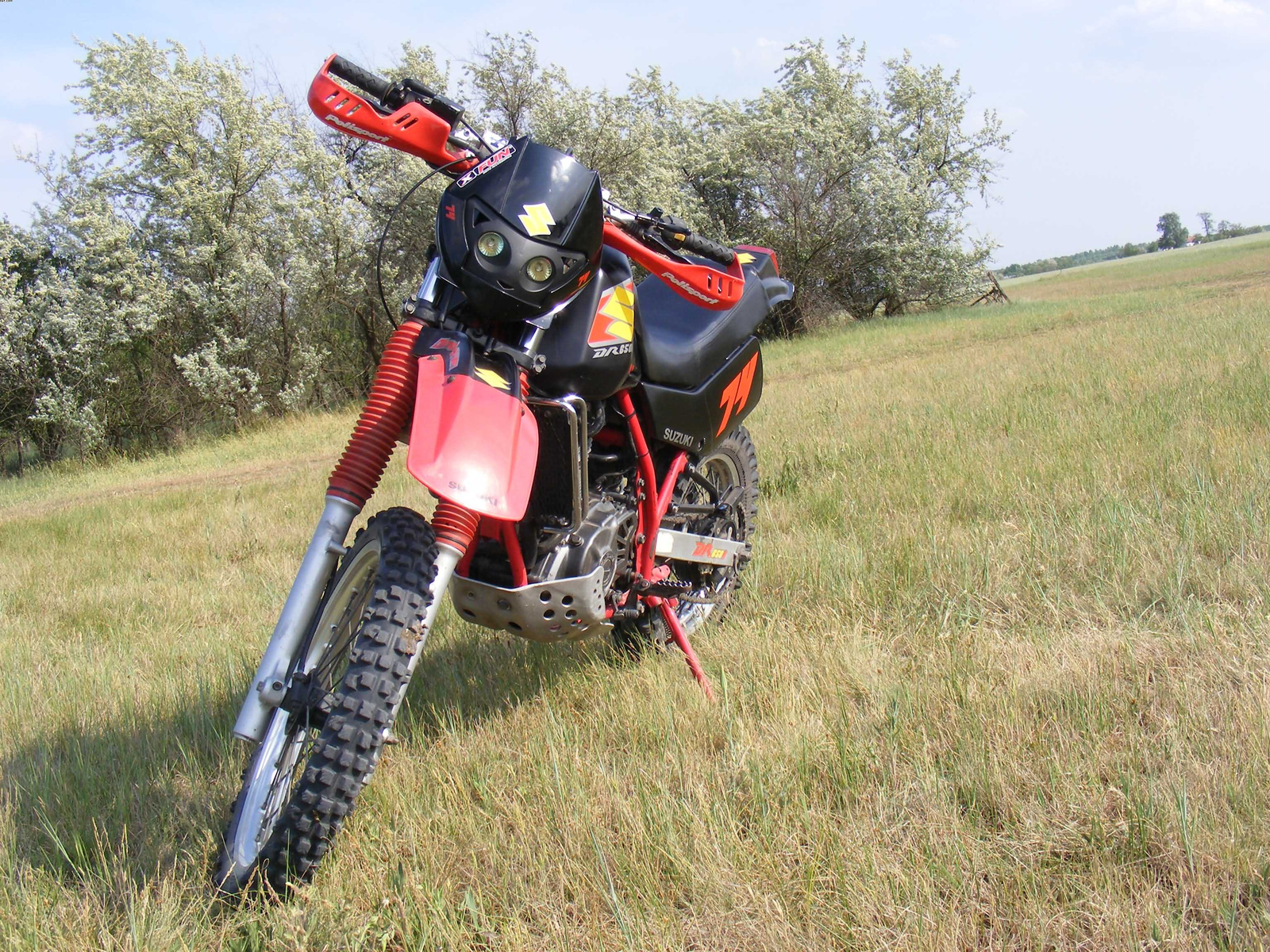 2009 05 16 suzuki dr650r.01