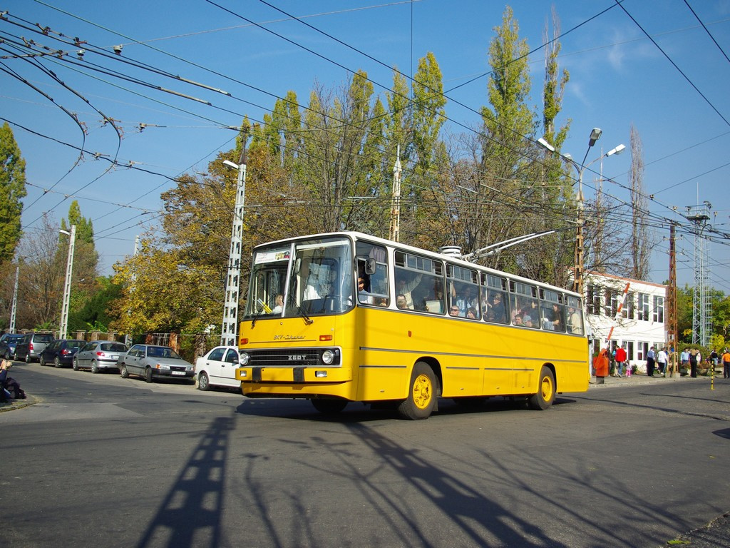 Ikarus 260 T a Pongrác úti troligarázsban 15 2008.10.11