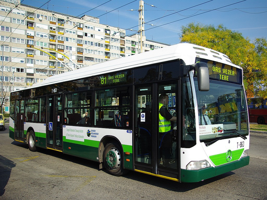 Mercedes Citaro Tr12 az Örs Vezér téren 3 2008.10.12