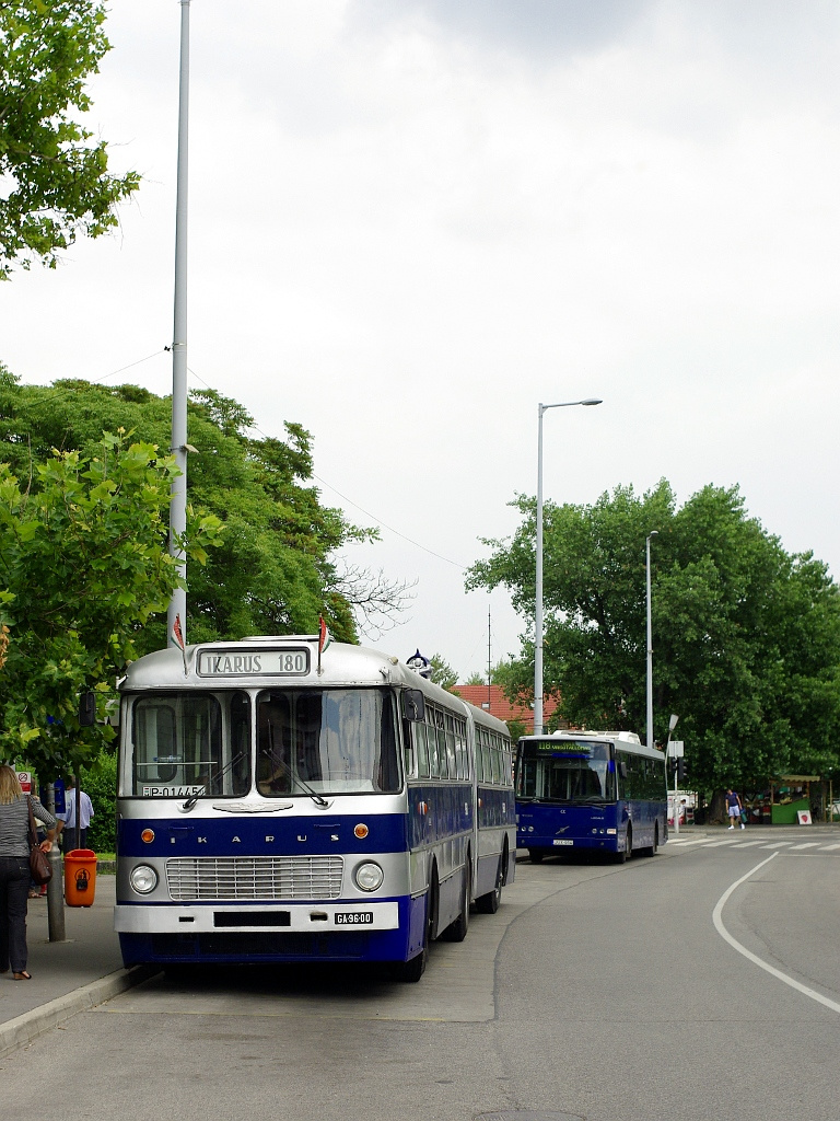 Ikarus 180 a Szentlélek téren 34 2011.06.11