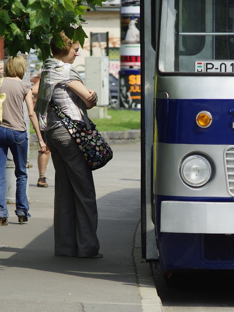 Ikarus 180 a Szentlélek téren 44 2011.06.11