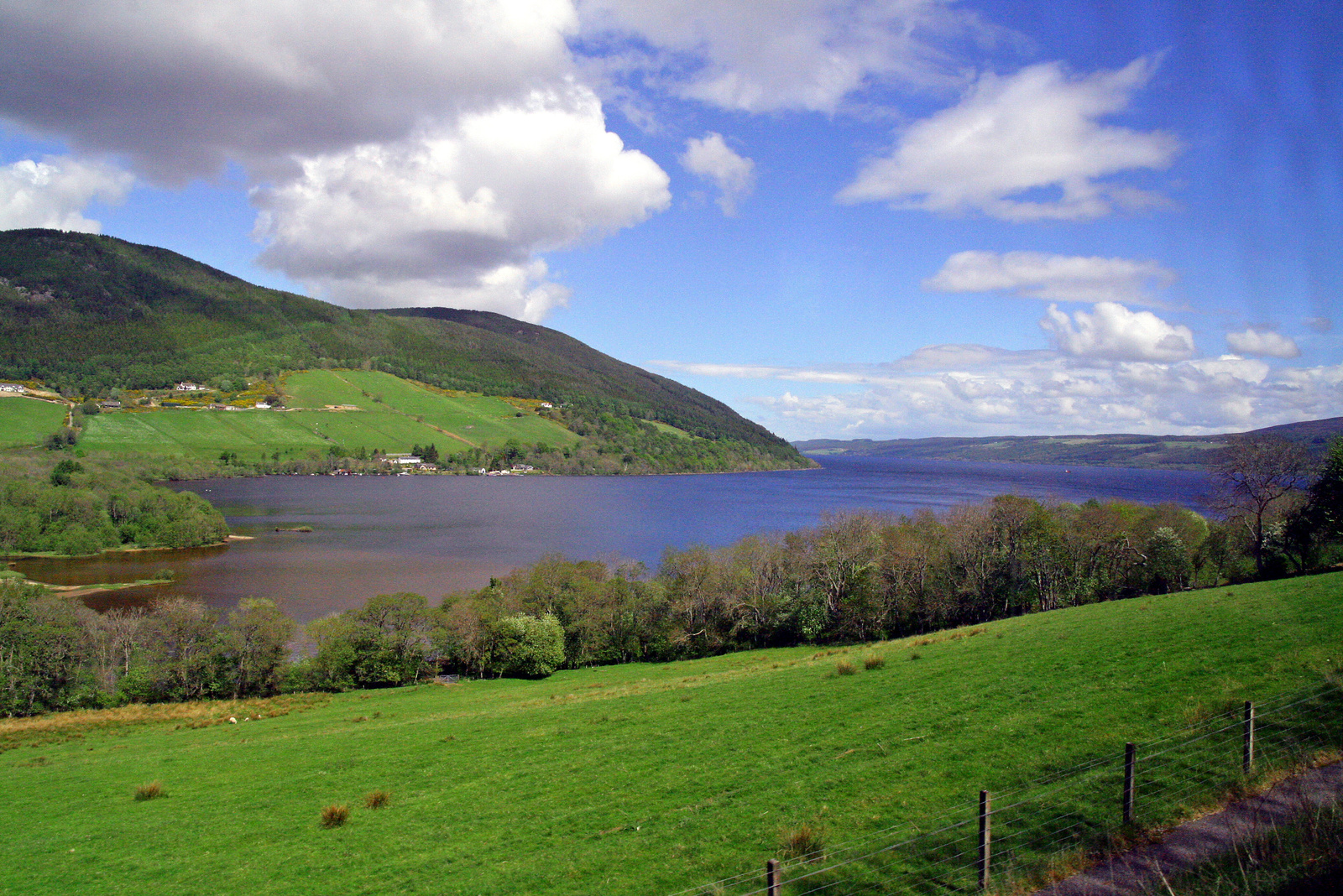 Loch Ness  Strone közelében