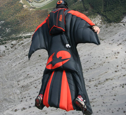 wingsuit a repülés más módon: a repülő ember, akár 200km/h is re