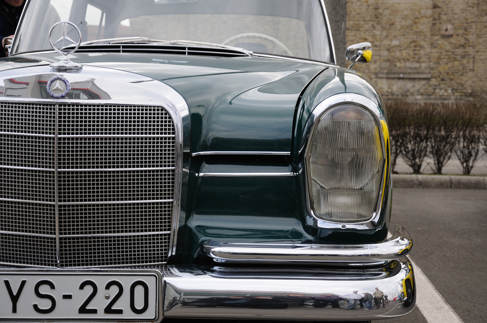 Mercedes-Benz 220S