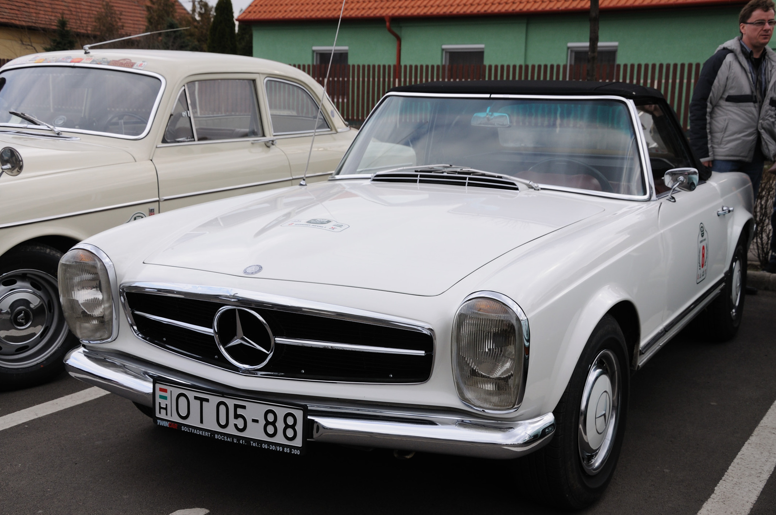 Mercedes-Benz 230SL