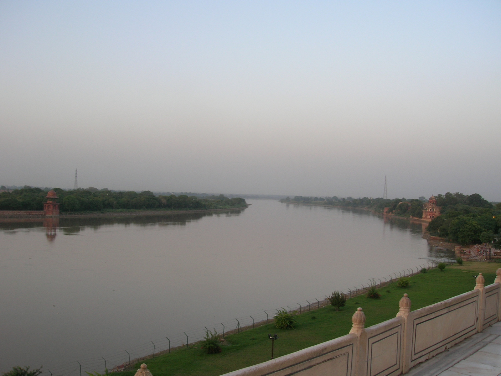 The river from the Taj, other view