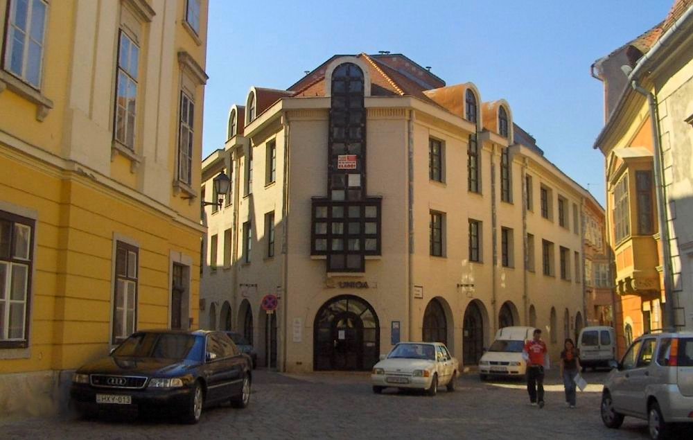 Vasalóház a Szt.György utca és Új utca között (2006)