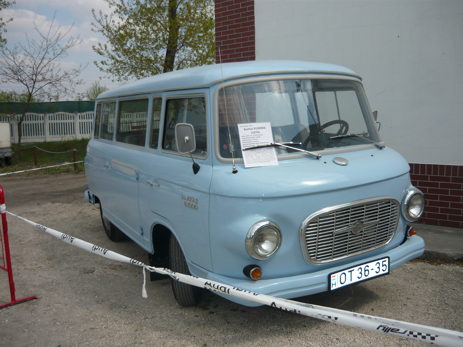 Barkas B1000