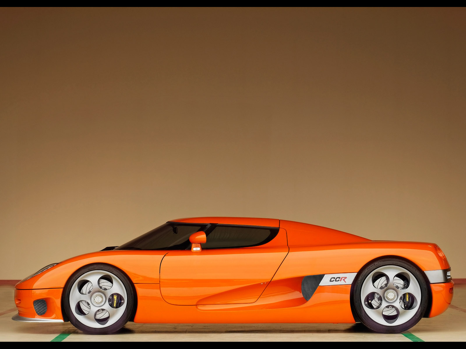 2004-Koenigsegg-CCR-Side-1600x1200