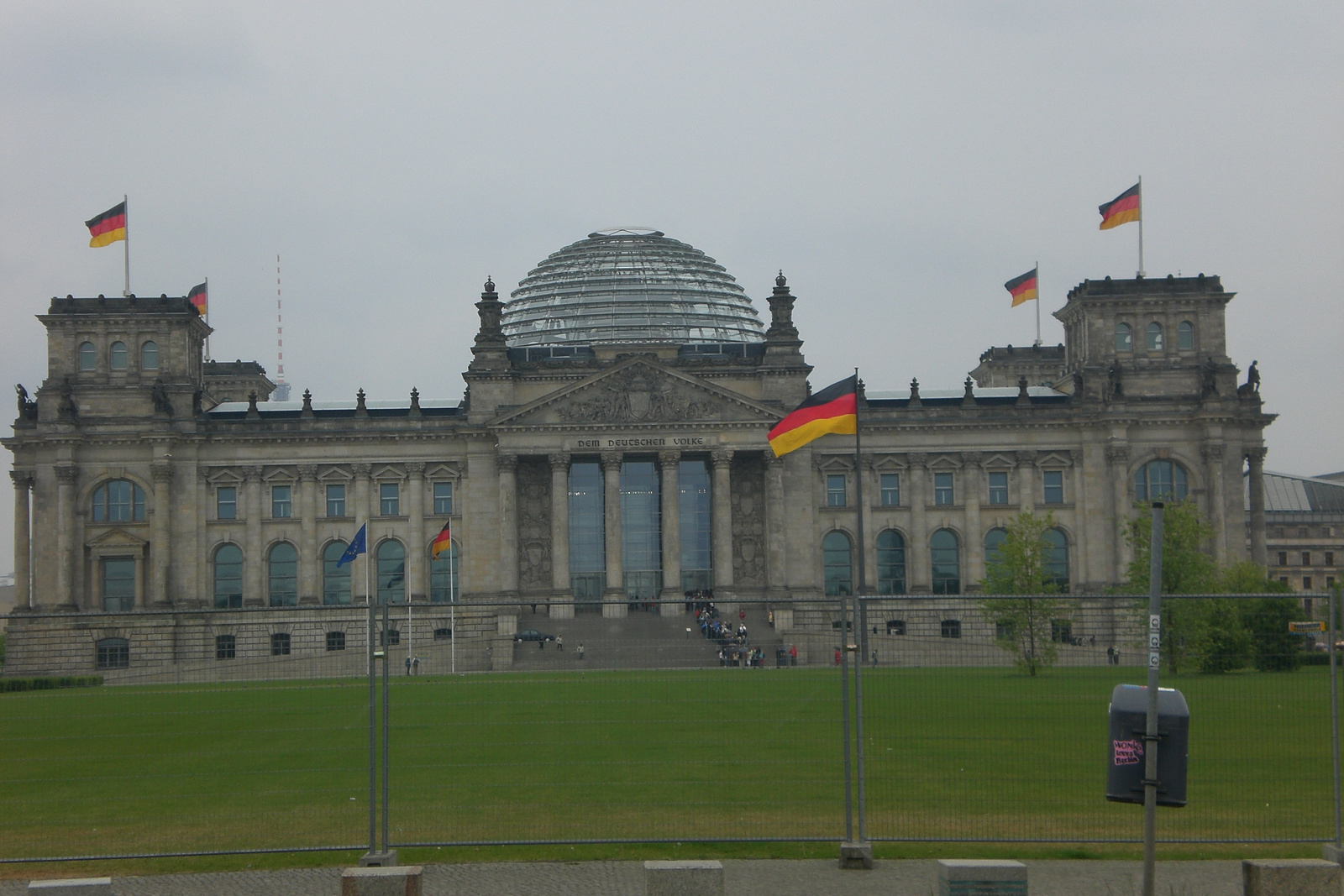 19-Bundestag messziről