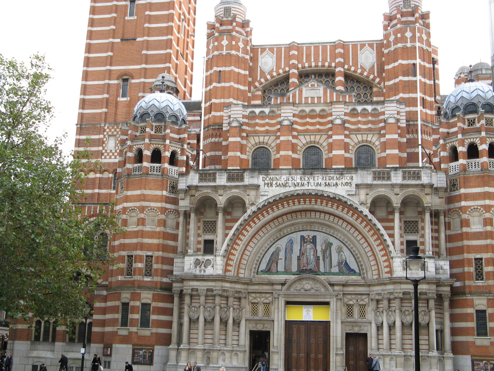 29 Westminster Cathedral főbejárata