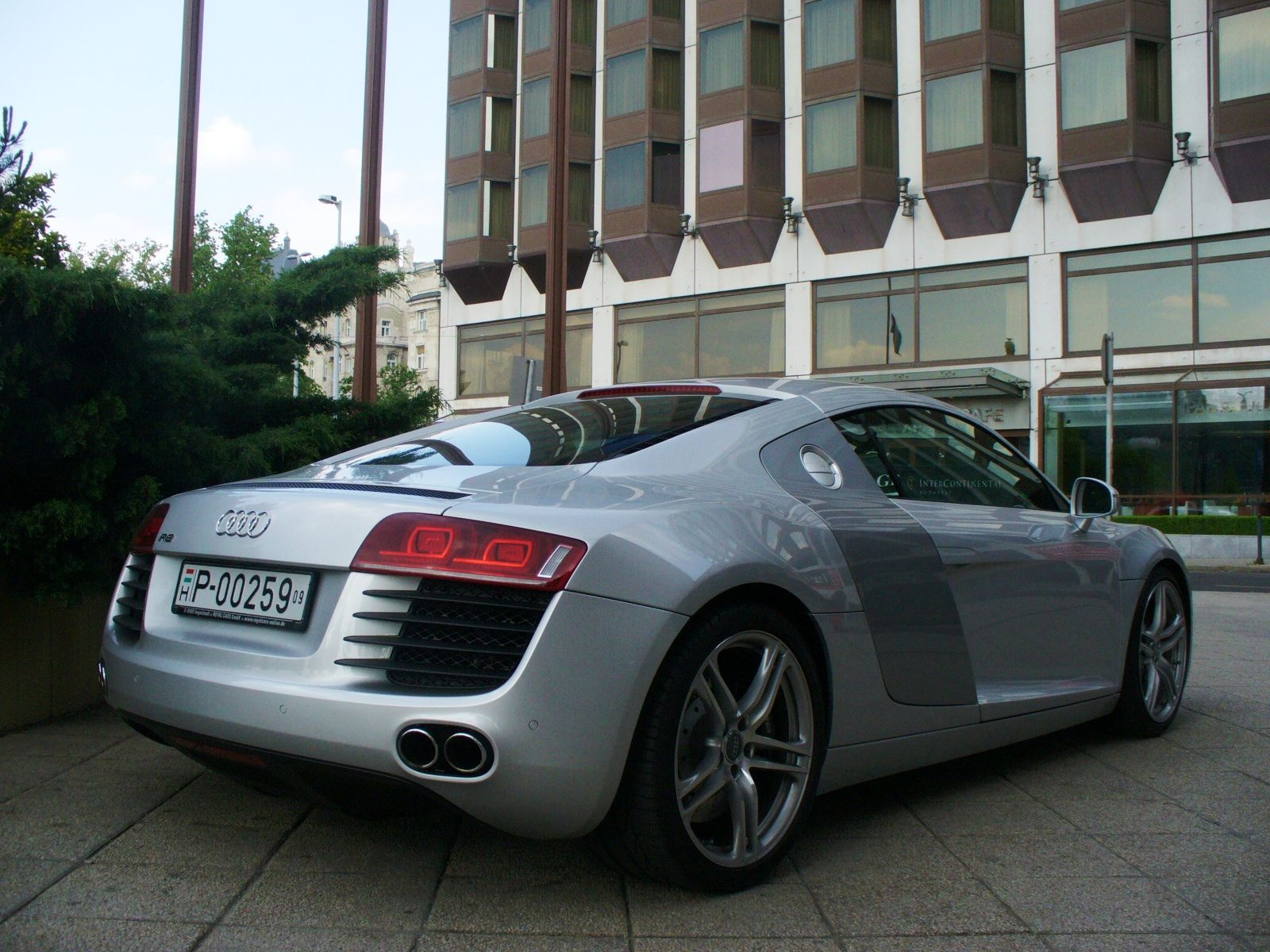 Audi R8