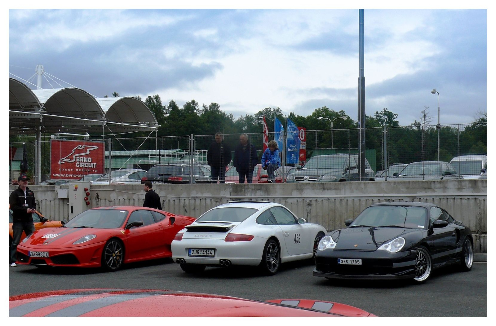 Ferrari 430 Scuderia 2X Porsche 911 Carrera S Porsche 911 Turbo 