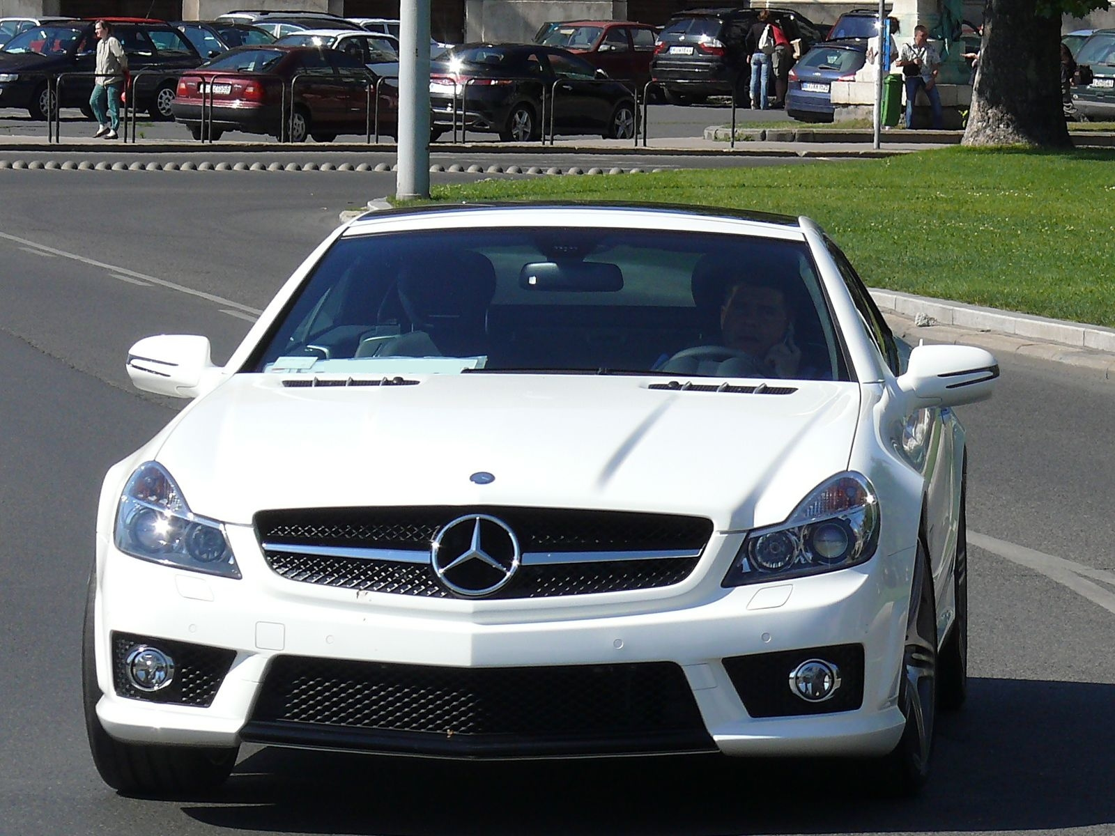 Mercedes SL 63 AMG