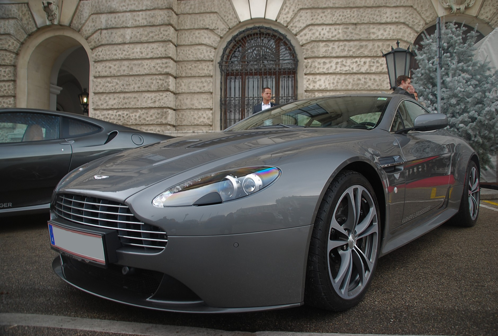 Aston Martin V12 Vantage