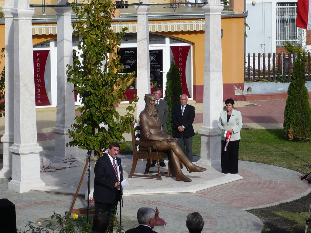 Szobor avatás 2008.10.06 10