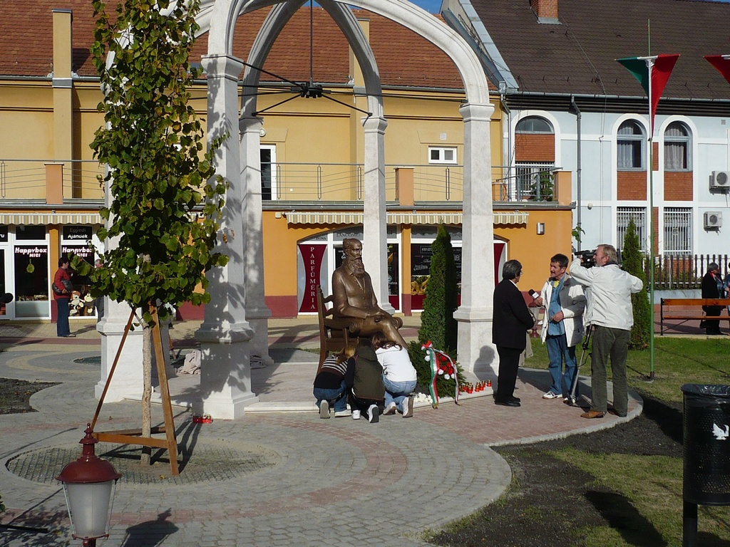 Szobor avatás 2008.10.06 17